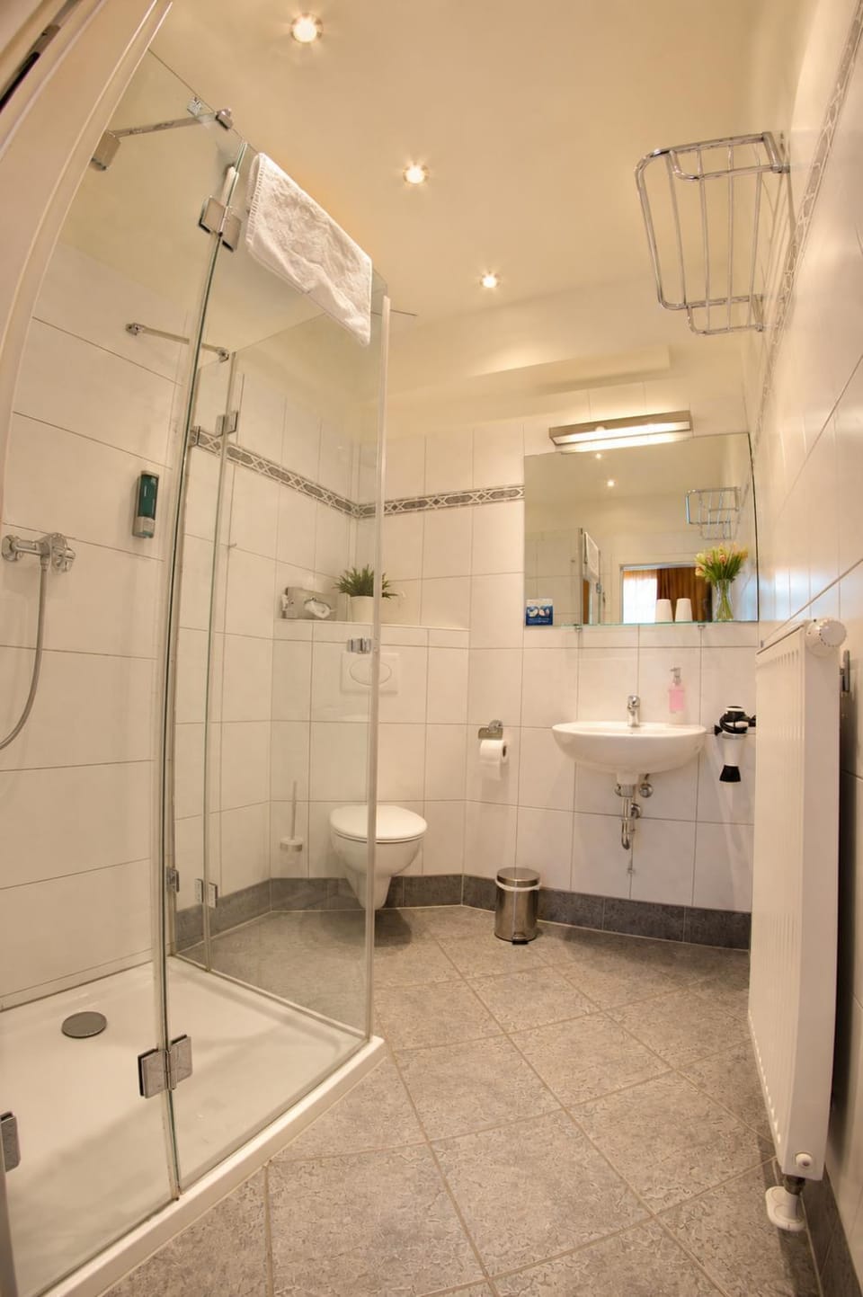 Shower, Toilet, Bathroom, towels