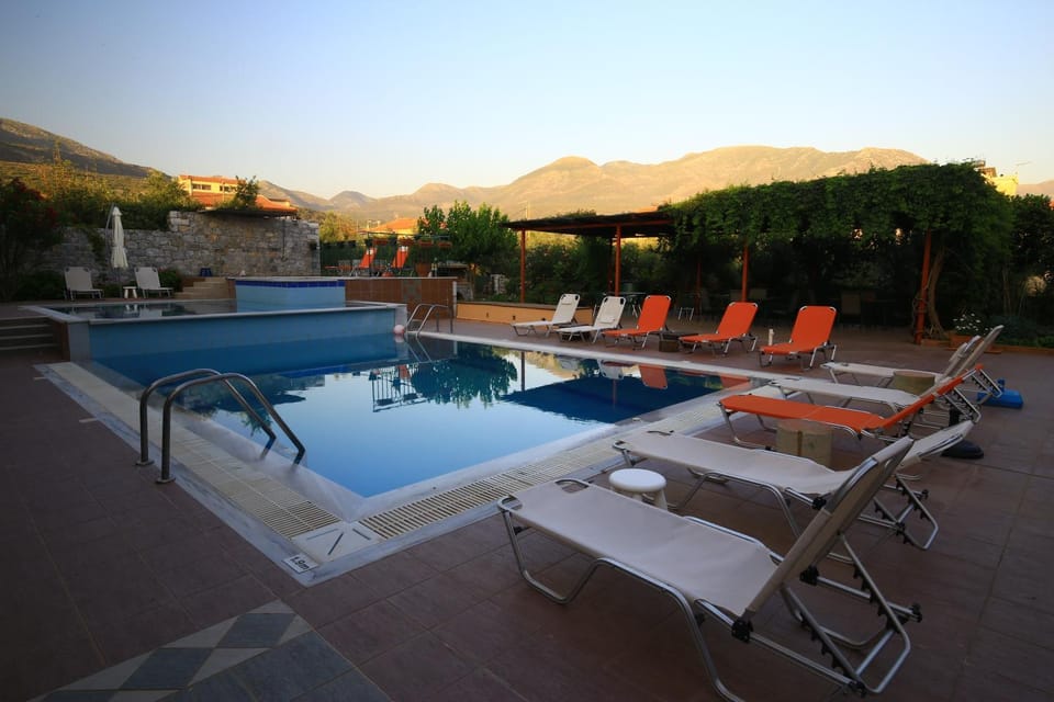 Garden, Lounge or bar, Swimming pool