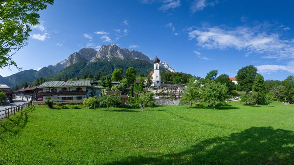Neighbourhood, Natural landscape, Hiking