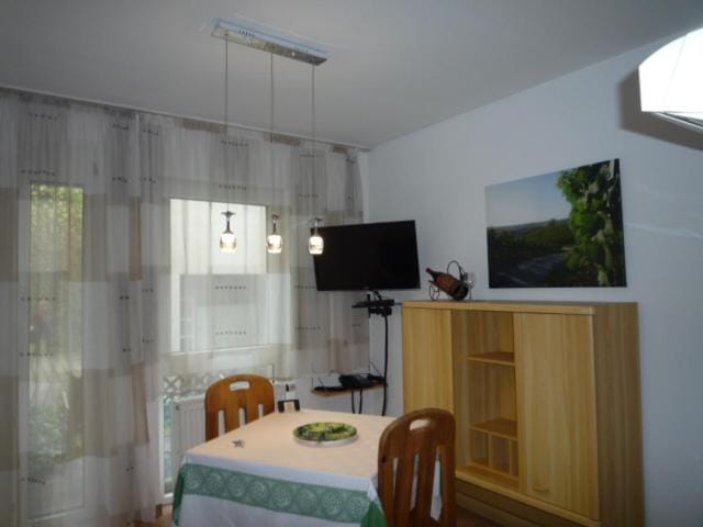TV and multimedia, Dining area