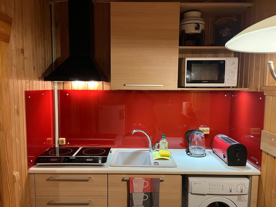 Kitchen or kitchenette