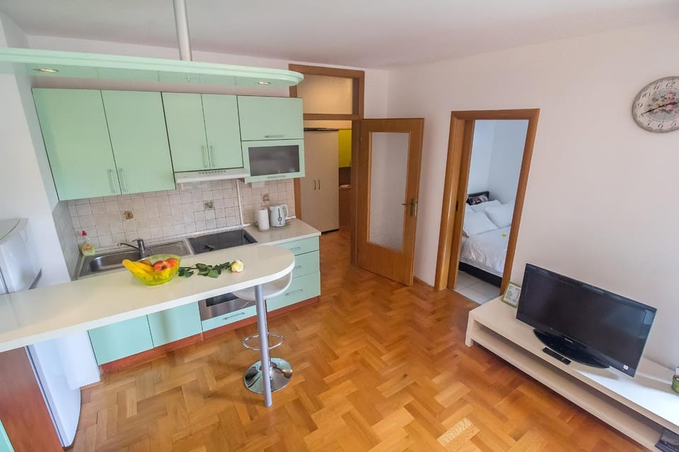 Kitchen or kitchenette, Lounge or bar, Communal kitchen