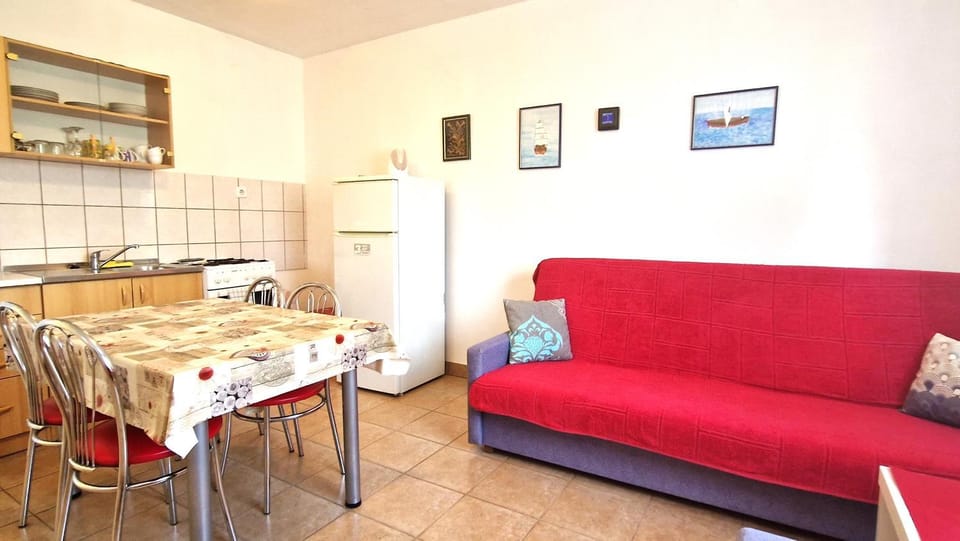 Kitchen or kitchenette, Living room, Seating area, Dining area, oven, stove