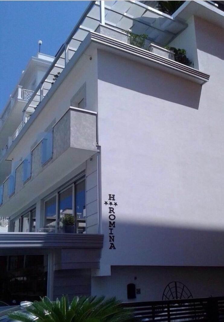 Property building, Facade/entrance
