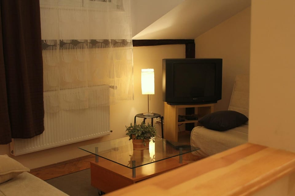 Living room, Photo of the whole room