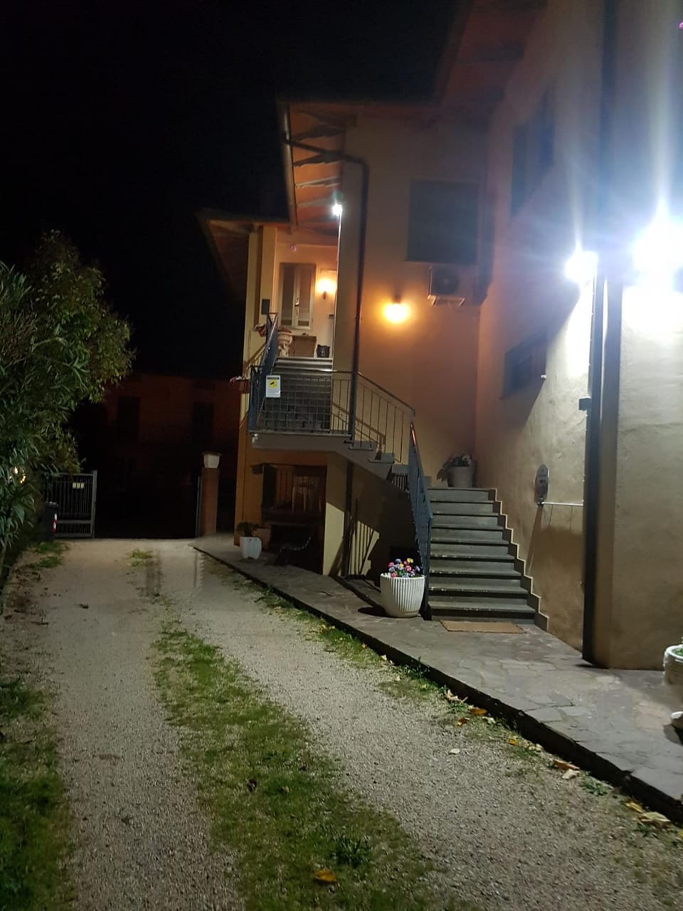 Facade/entrance, Bird's eye view