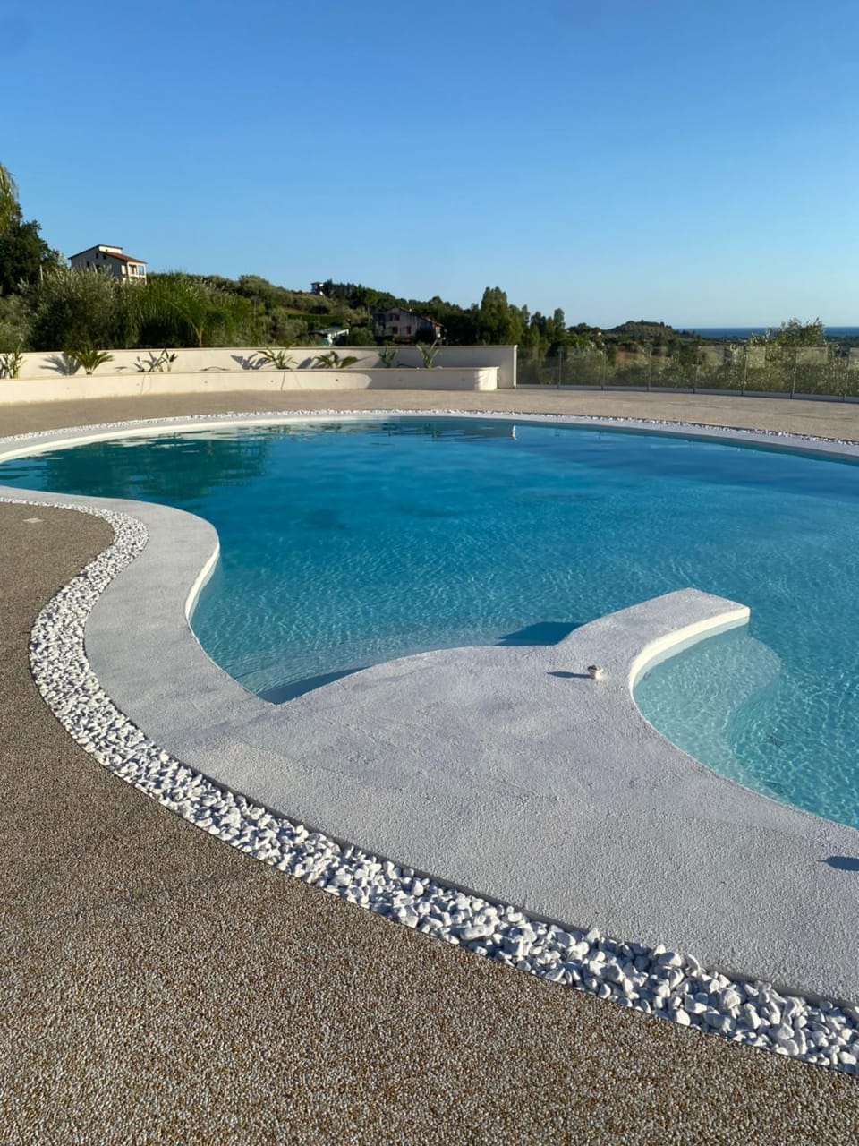 Property building, Restaurant/places to eat, Natural landscape, Pool view, Swimming pool, Breakfast