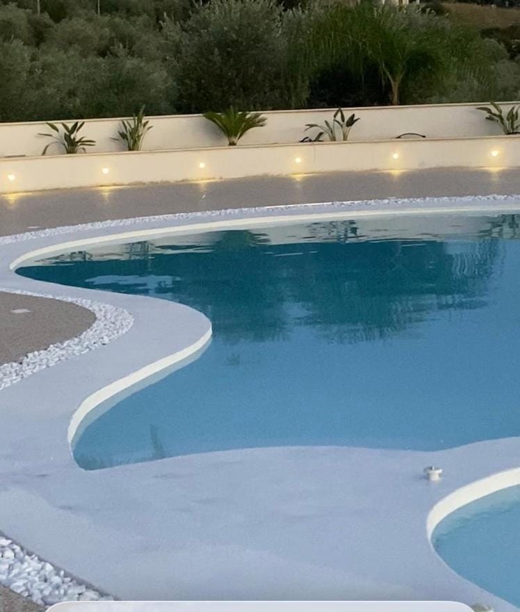 Property building, Restaurant/places to eat, Day, Natural landscape, Pool view, Swimming pool, Breakfast