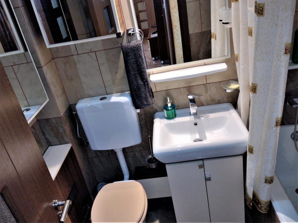 Toilet, Bathroom