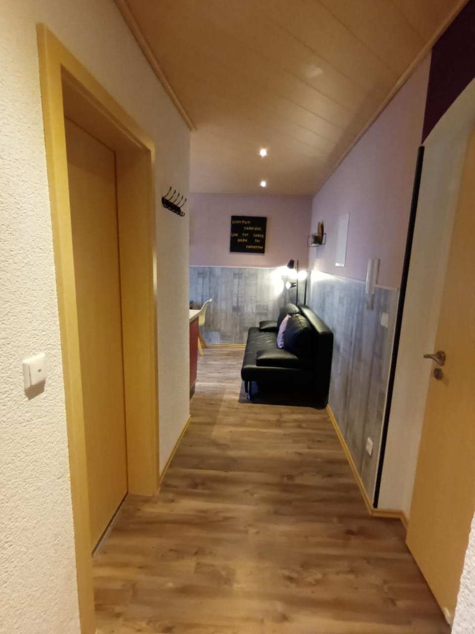 Living room, Photo of the whole room