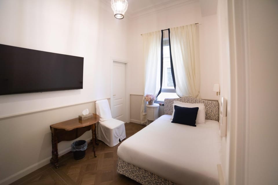 Decorative detail, Bedroom