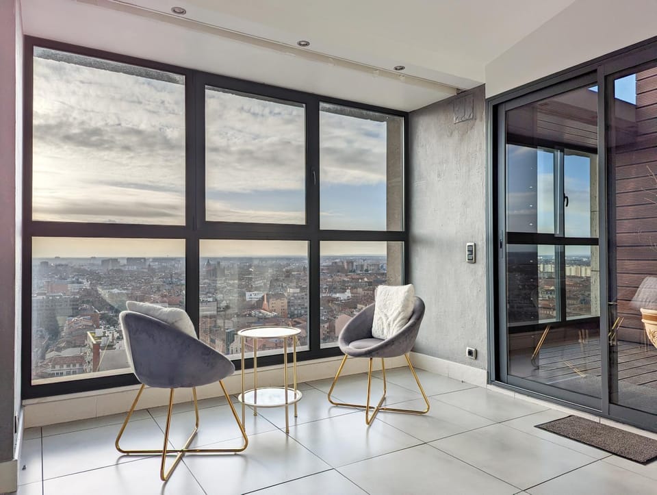 Patio, Living room, City view