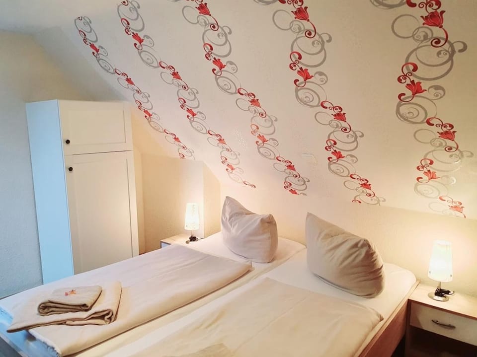 Bed, Photo of the whole room