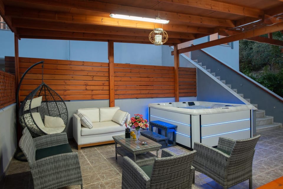 Night, Spa and wellness centre/facilities, Inner courtyard view