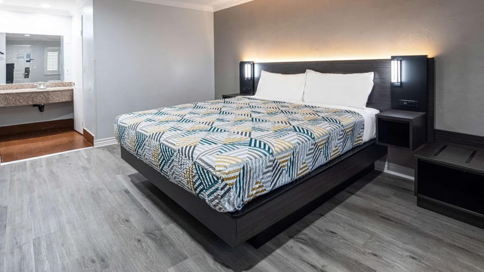 Photo of the whole room, On site