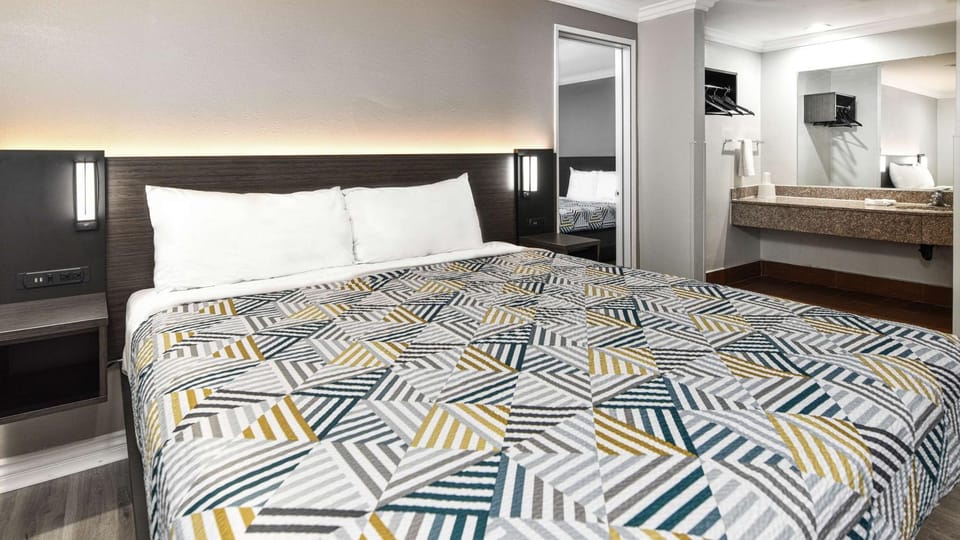 Photo of the whole room, On site