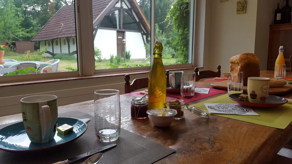 Facade/entrance, Garden view, Breakfast, Continental breakfast