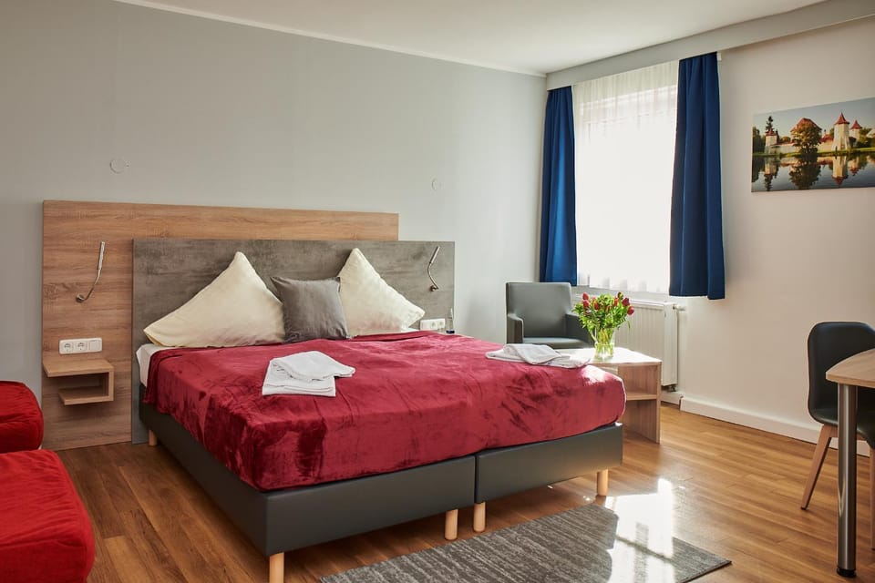 Bed, Photo of the whole room, Bedroom, towels