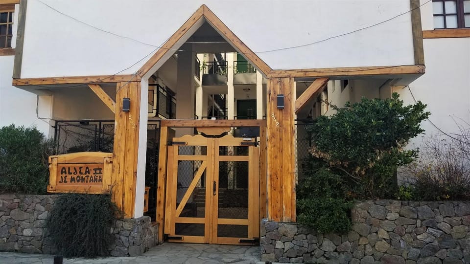 Property building, Facade/entrance, Off site