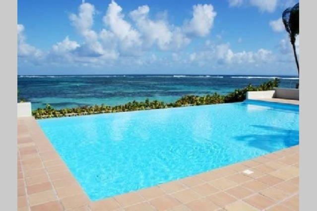 Day, Swimming pool