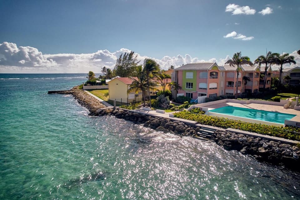 Eden blue mer et piscine House in Sainte-Anne