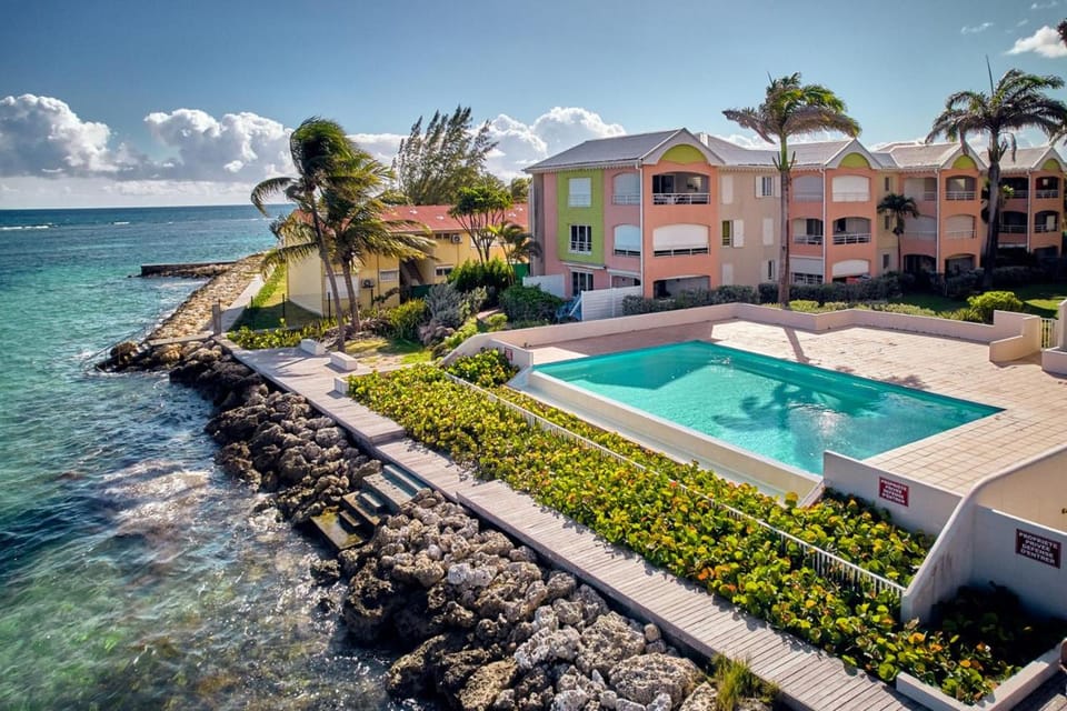 Eden blue mer et piscine House in Sainte-Anne