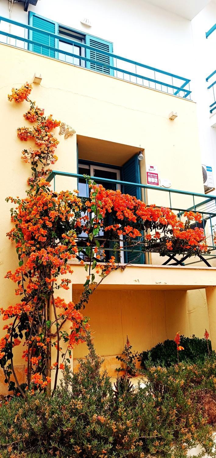 Ferragudo Beach Apartment with Terrace & Walk to Beach & Village Apartment in Ferragudo