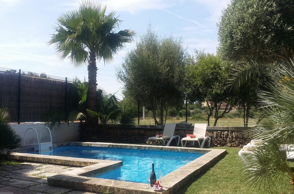 Property building, Swimming pool, Swimming pool
