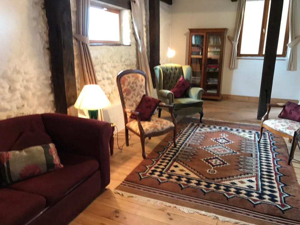 Communal lounge/ TV room