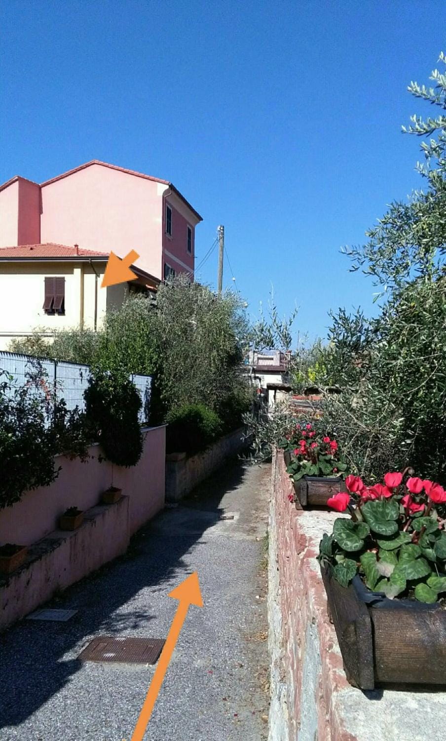 Facade/entrance