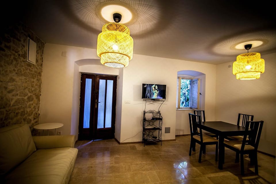 Living room, Dining area