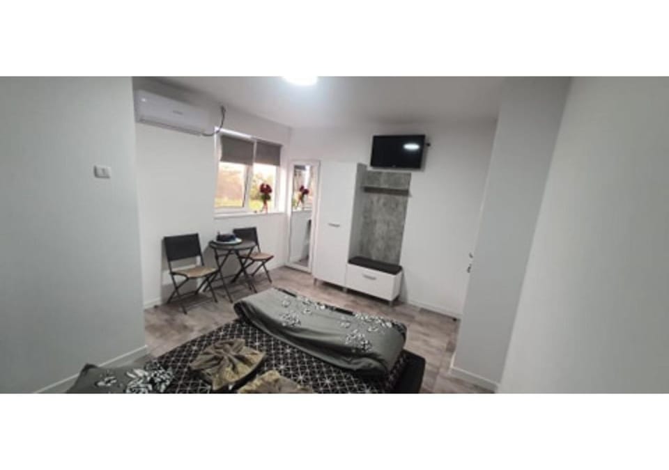 TV and multimedia, Bedroom, air conditioner