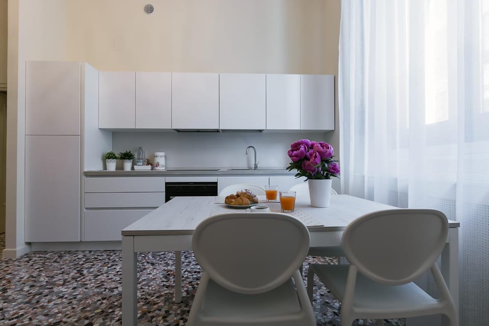 Kitchen or kitchenette, Living room, Photo of the whole room, Seating area