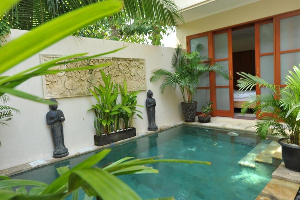 Property building, Swimming pool