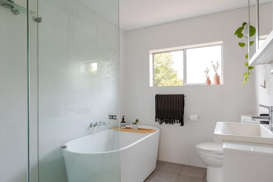 Shower, Toilet, Bathroom, Bath, towels