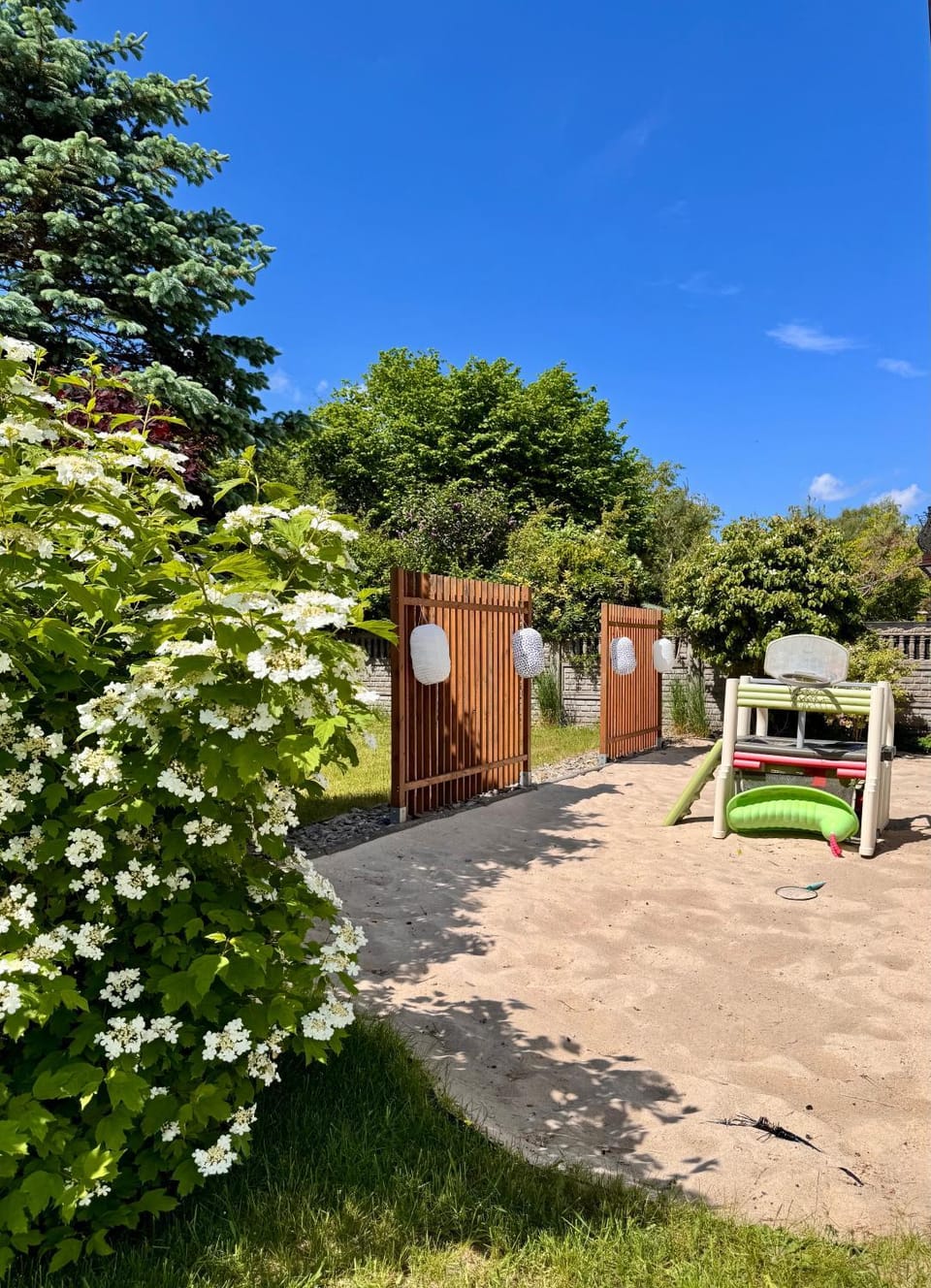 Children play ground, Children play ground, Garden, Horse-riding, Beach, Garden view, Parking, pet friendly, pet friendly