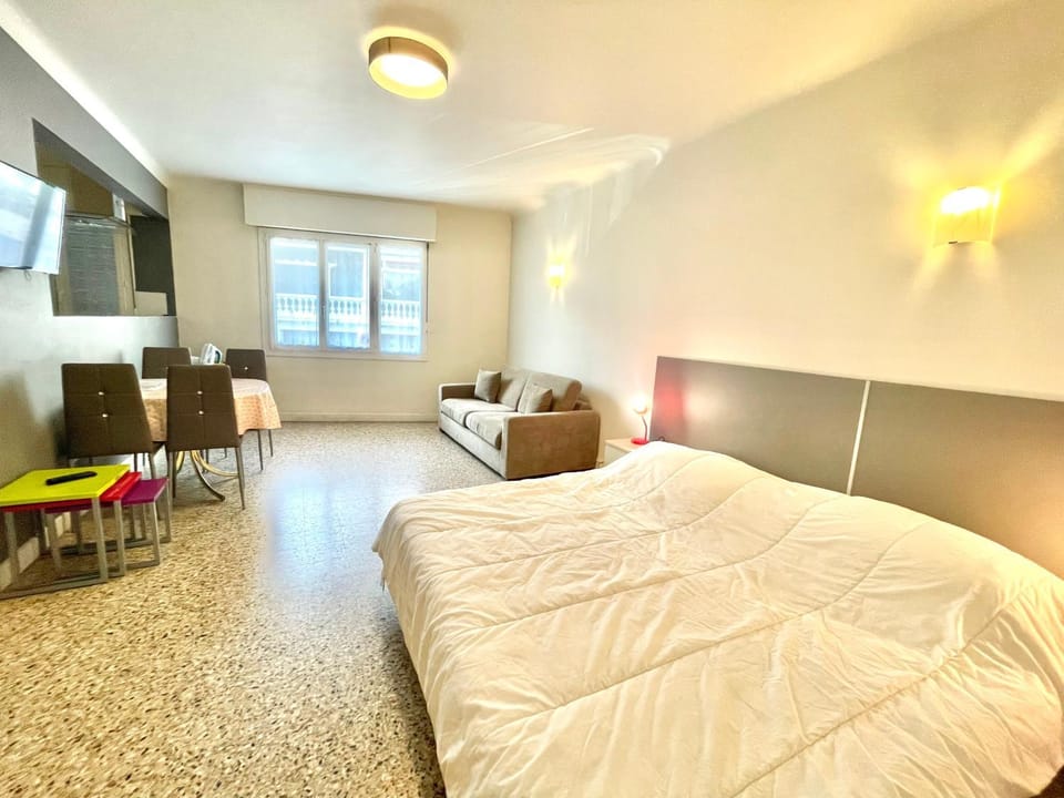 Living room, Bedroom