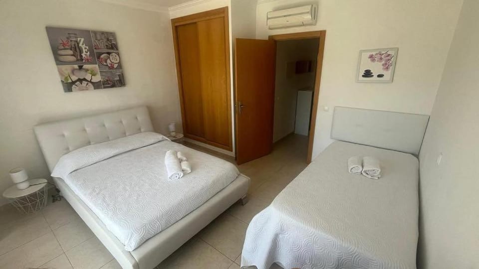 Vila Branca House in Olhos de Água
