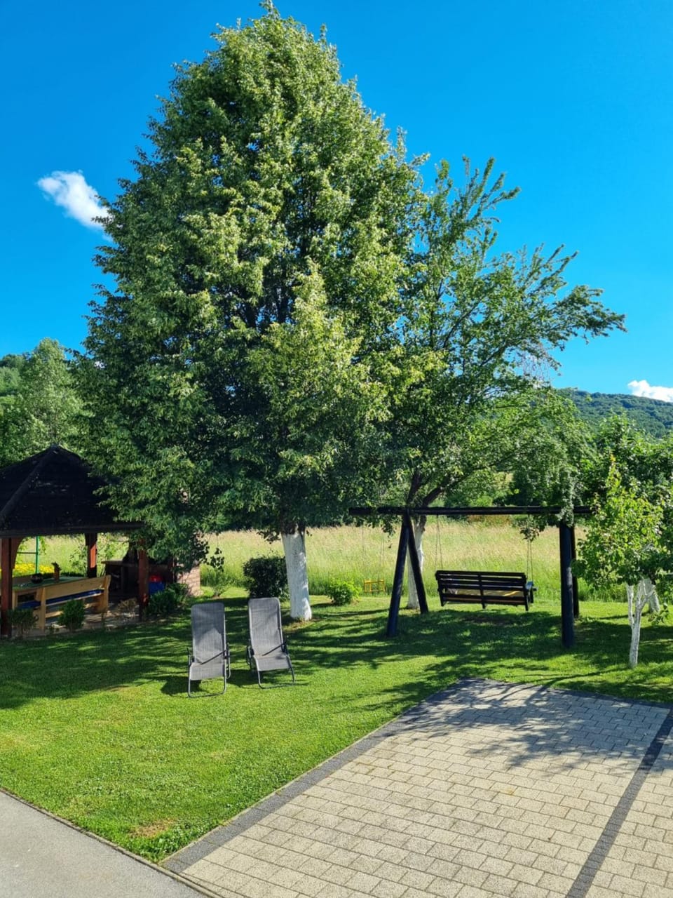 Natural landscape, BBQ facilities, Garden, sunbed