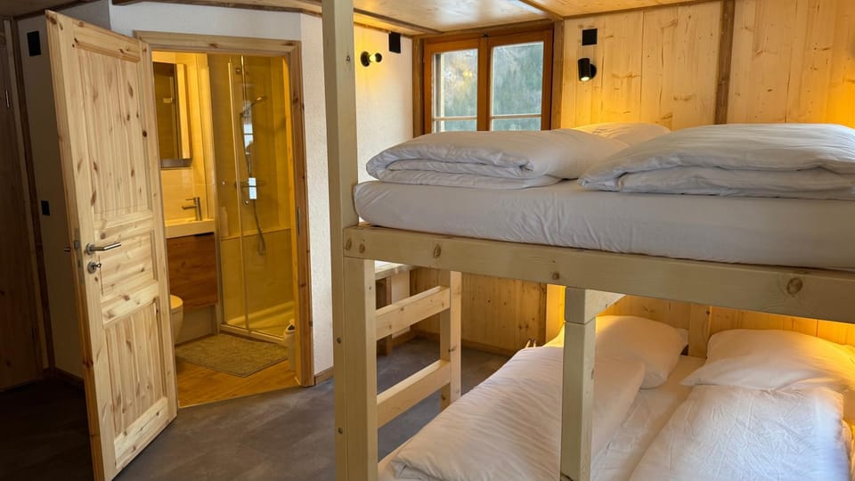 ALPENHOF Mountain Lodge Bed and Breakfast in Lauterbrunnen