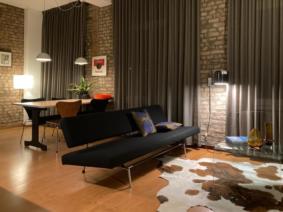 Living room, Seating area