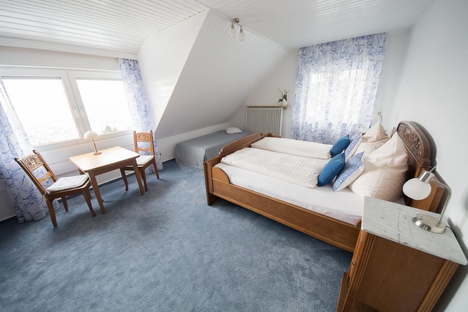 Gästehaus-Weingut Loersch Bed and Breakfast in Trier-Saarburg