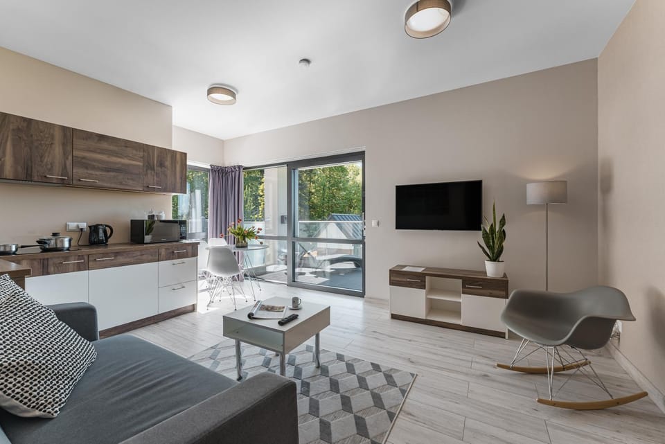 Communal lounge/ TV room, Kitchen or kitchenette, Living room