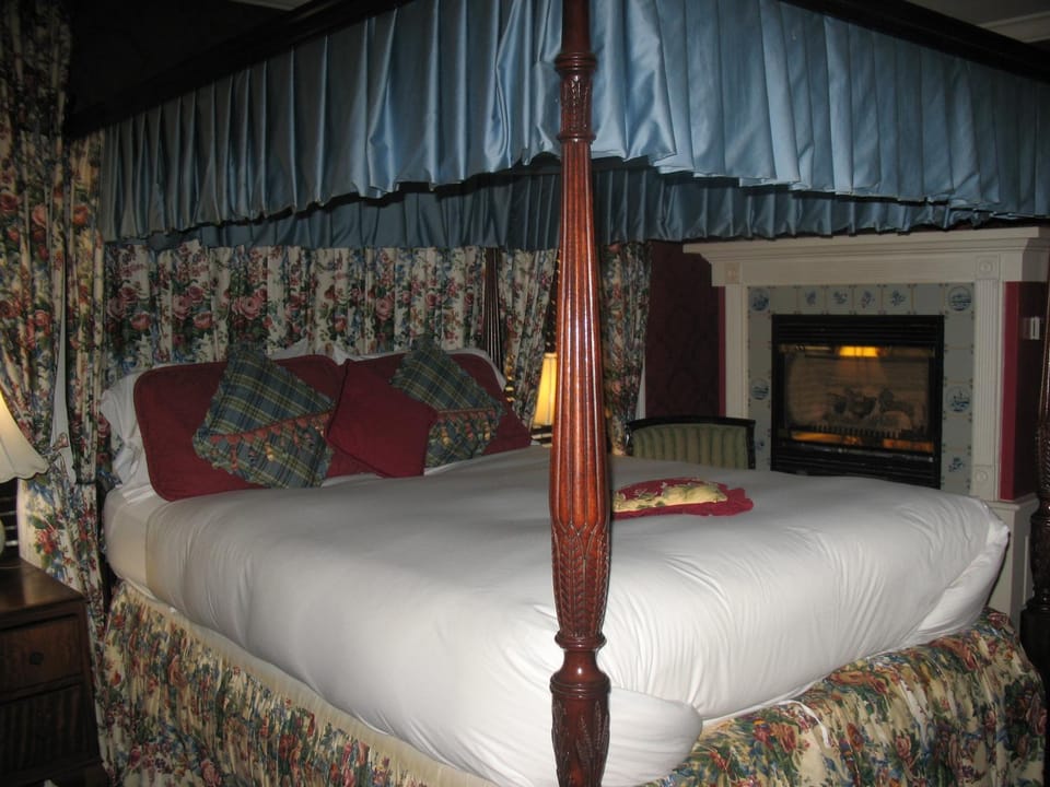 A Cambridge House Inn Bed and Breakfast in Somerville