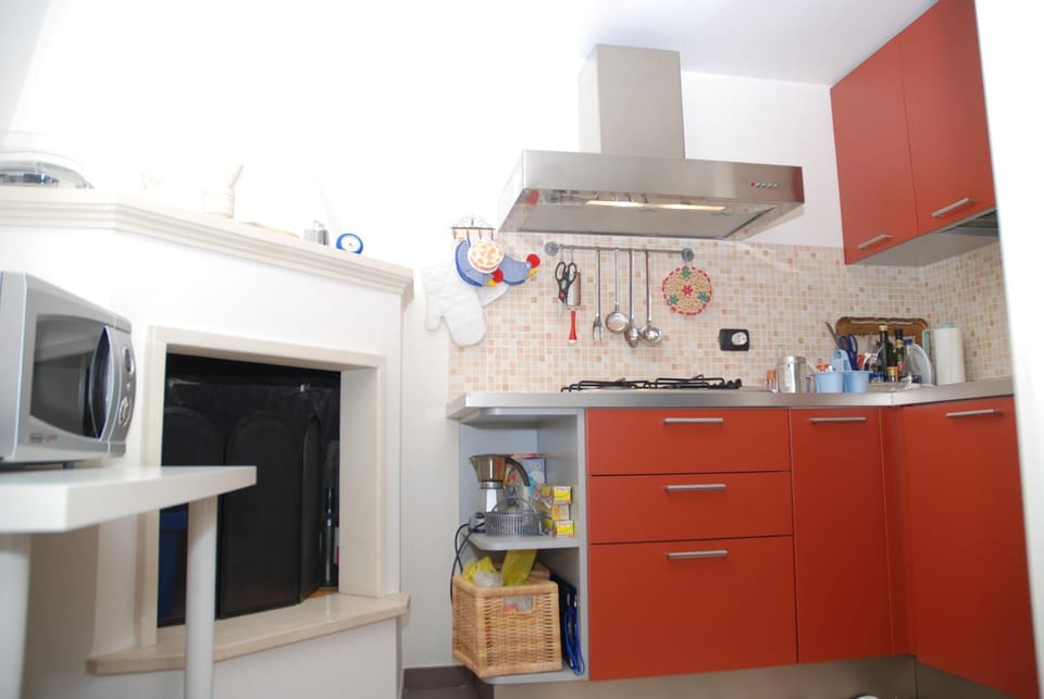 Coffee/tea facilities, Kitchen or kitchenette, Dining area
