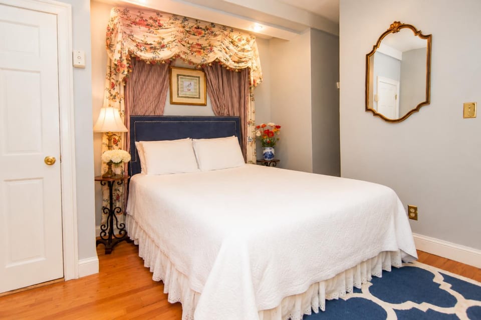 Inn on Bellevue Bed and Breakfast in Newport