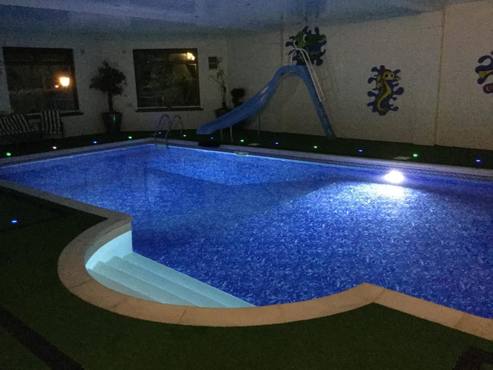 Swimming pool, Swimming pool