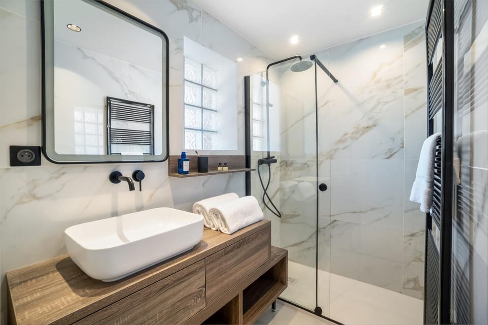 Shower, Bathroom