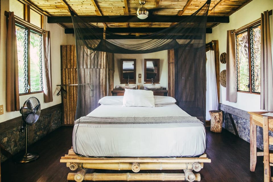 Bed, Bathroom, Other, Photo of the whole room, Decorative detail, Bedroom