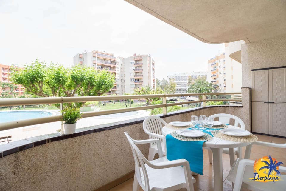 Off site, Balcony/Terrace, On site, Pool view